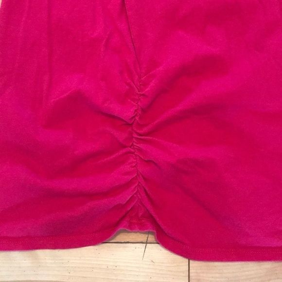 💫4/30 VS MODA INTERNATIONAL V-Neck Ruched Tee - Picture 4 of 6